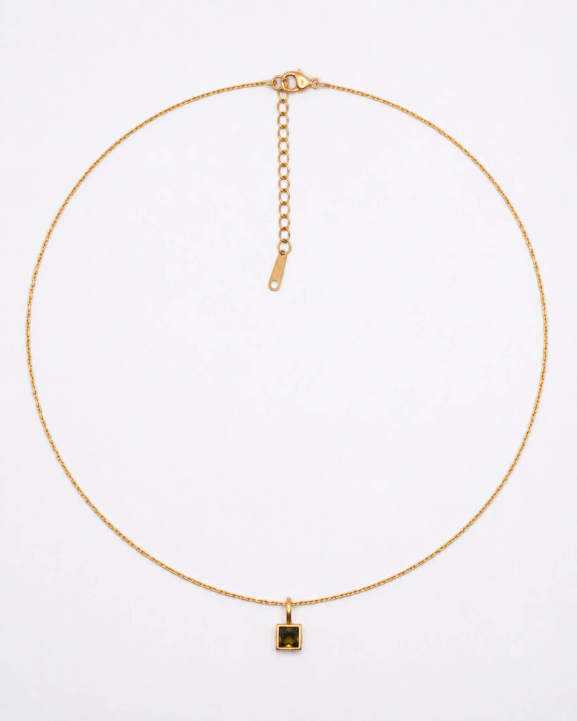 Minimalistische ketting met groene bedel